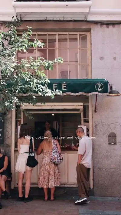Pan y Pepinillos Café