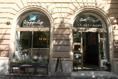 Hyggelig Café & Gallery / A.P. Art Gallery