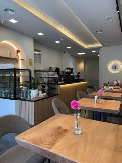Luna & Latte - Specialty Coffee & Brunch