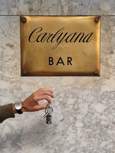 Carlyana Café