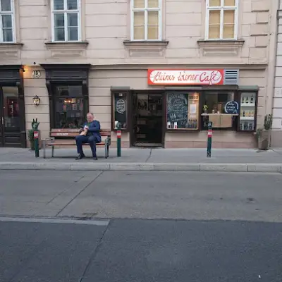 Kleines Wiener Café // Toluka Kaffee
