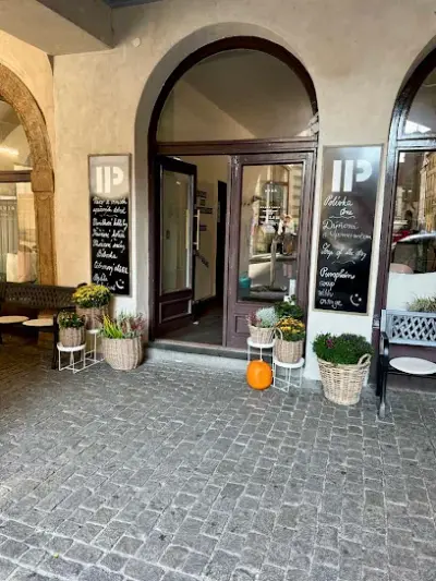 PAUSETERIA café restaurant garden