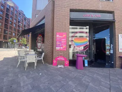 Om Café & Club