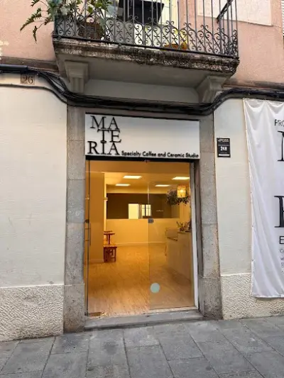 Matèria Estudi de Ceràmica i Cafè d’Especialitat