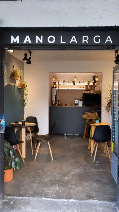 Manolarga Café