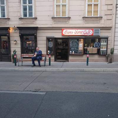 Kleines Wiener Café // Toluka Kaffee