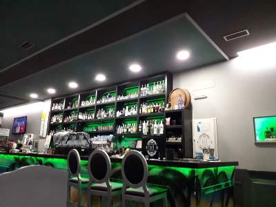 Moon 93 "Café & Cocktail Bar"