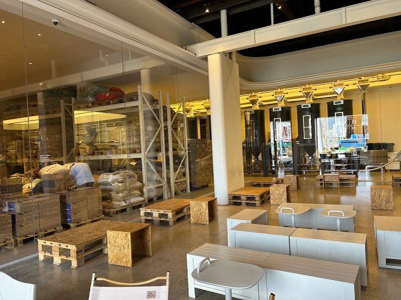 Photo of Momos Yeongdo Roastery & Coffee bar