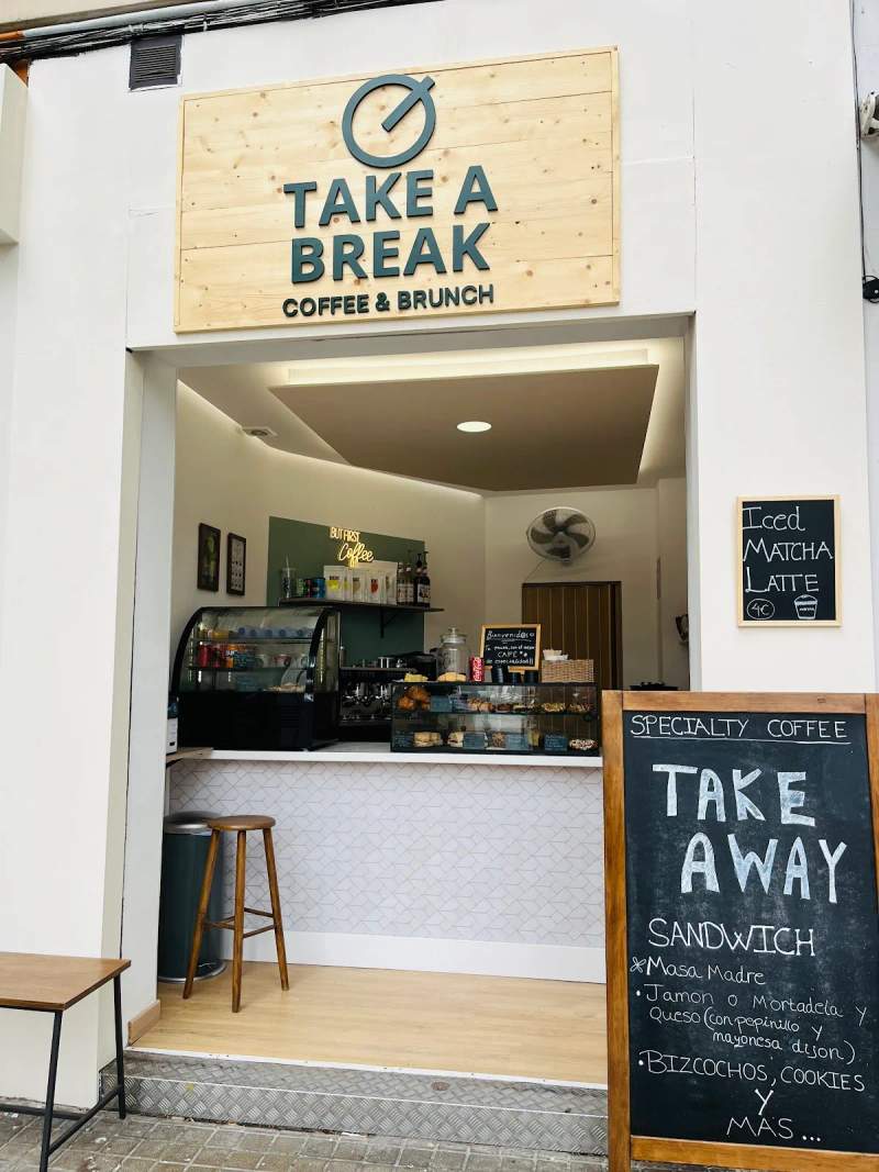 Take a Break ( Specialty Coffee and pastries )の写真