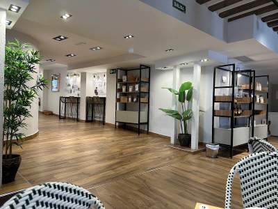 Tomeguín & Colibrí Specialty Coffee Shop
